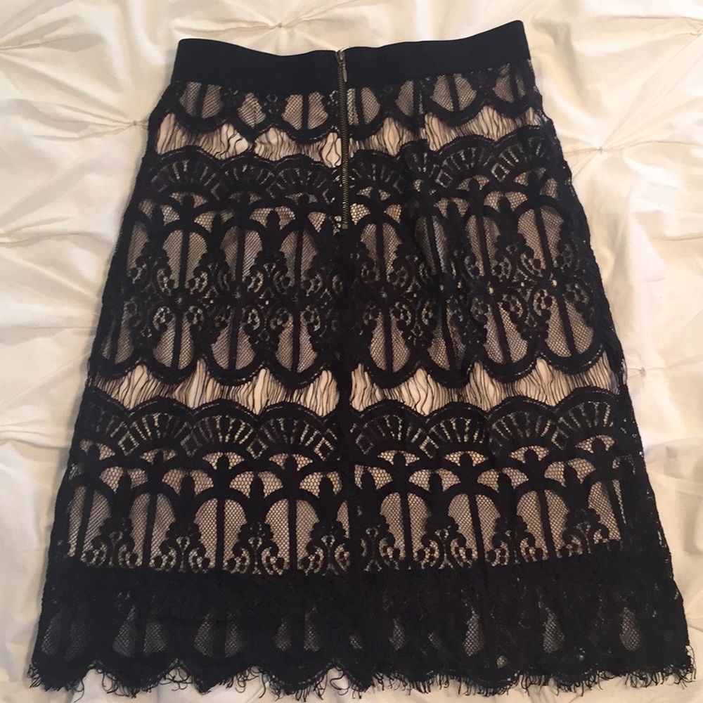 Small Xhilaration skirt - Picture 3 of 6